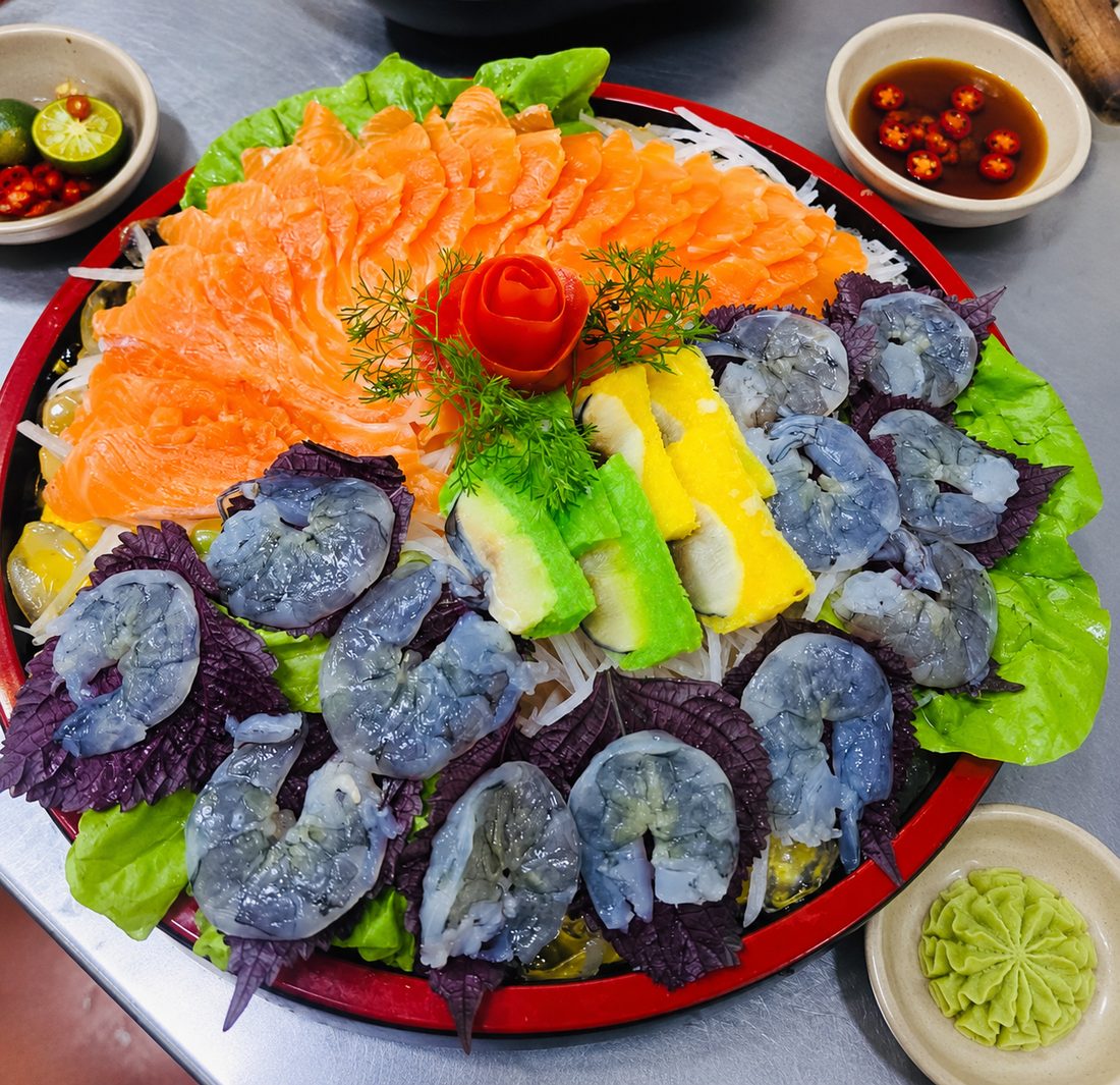 Cá hồi Sapa gỏi sashimi tại Ven Sông Quán